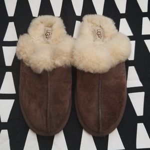 Ugg Slippers/House Shoes